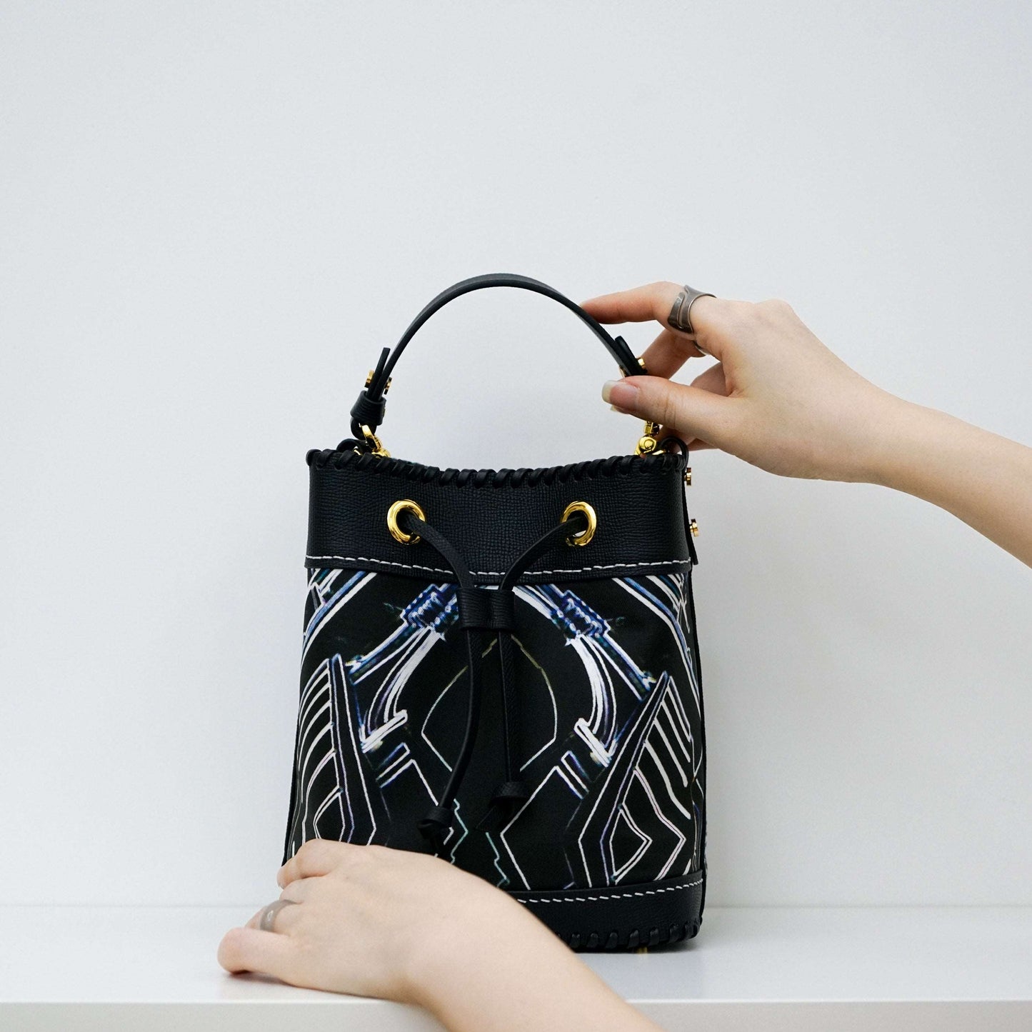 限量款：真絲水桶包 Silk-Leather Bucket Bag ( Pre-order Only)