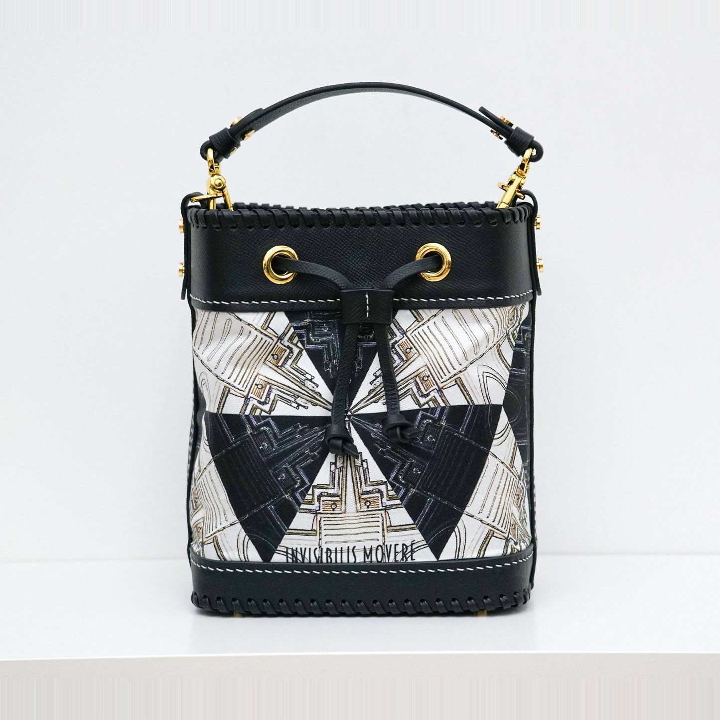 限量款：真絲水桶包 Silk-Leather Bucket Bag