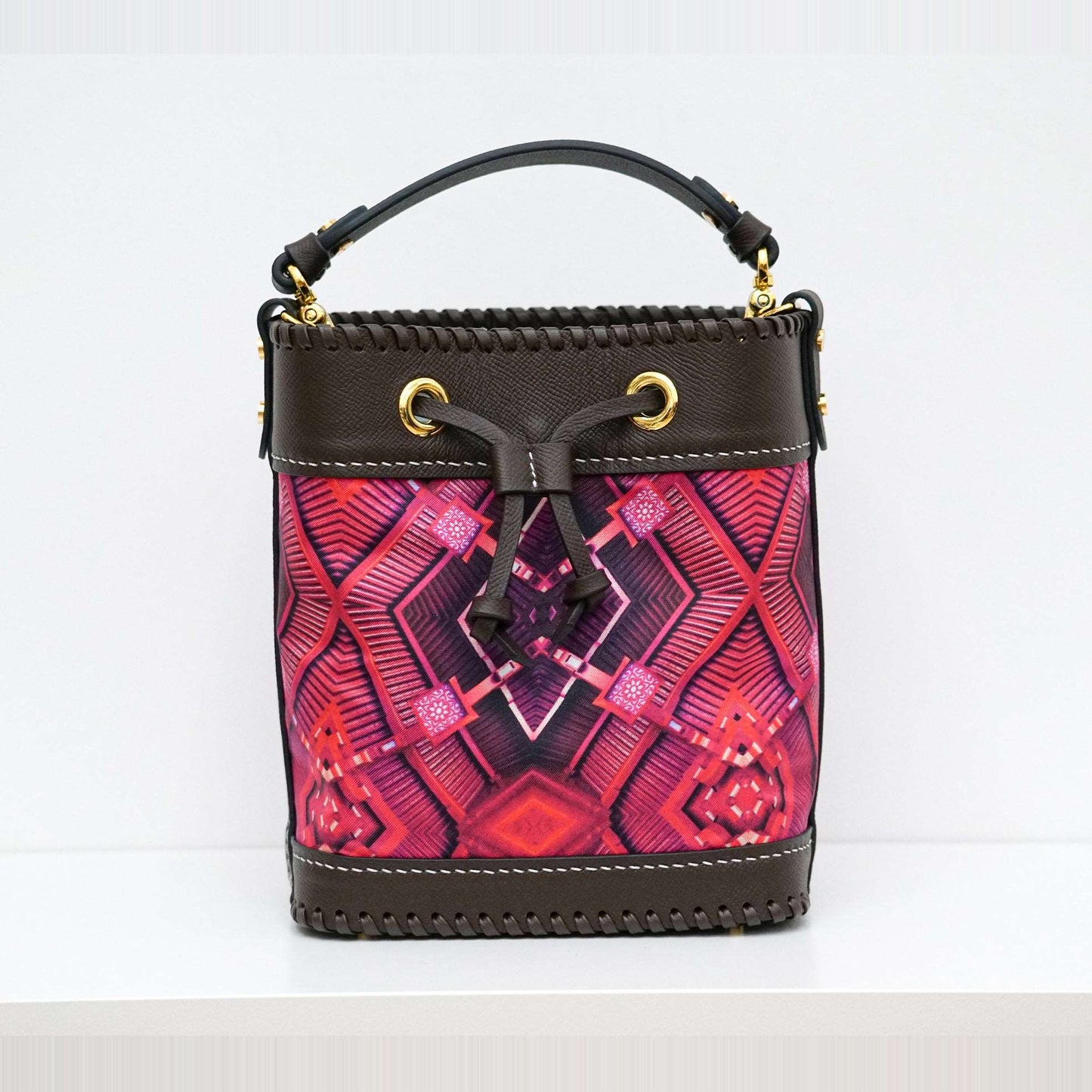 限量款：真絲水桶包 Silk-Leather Bucket Bag