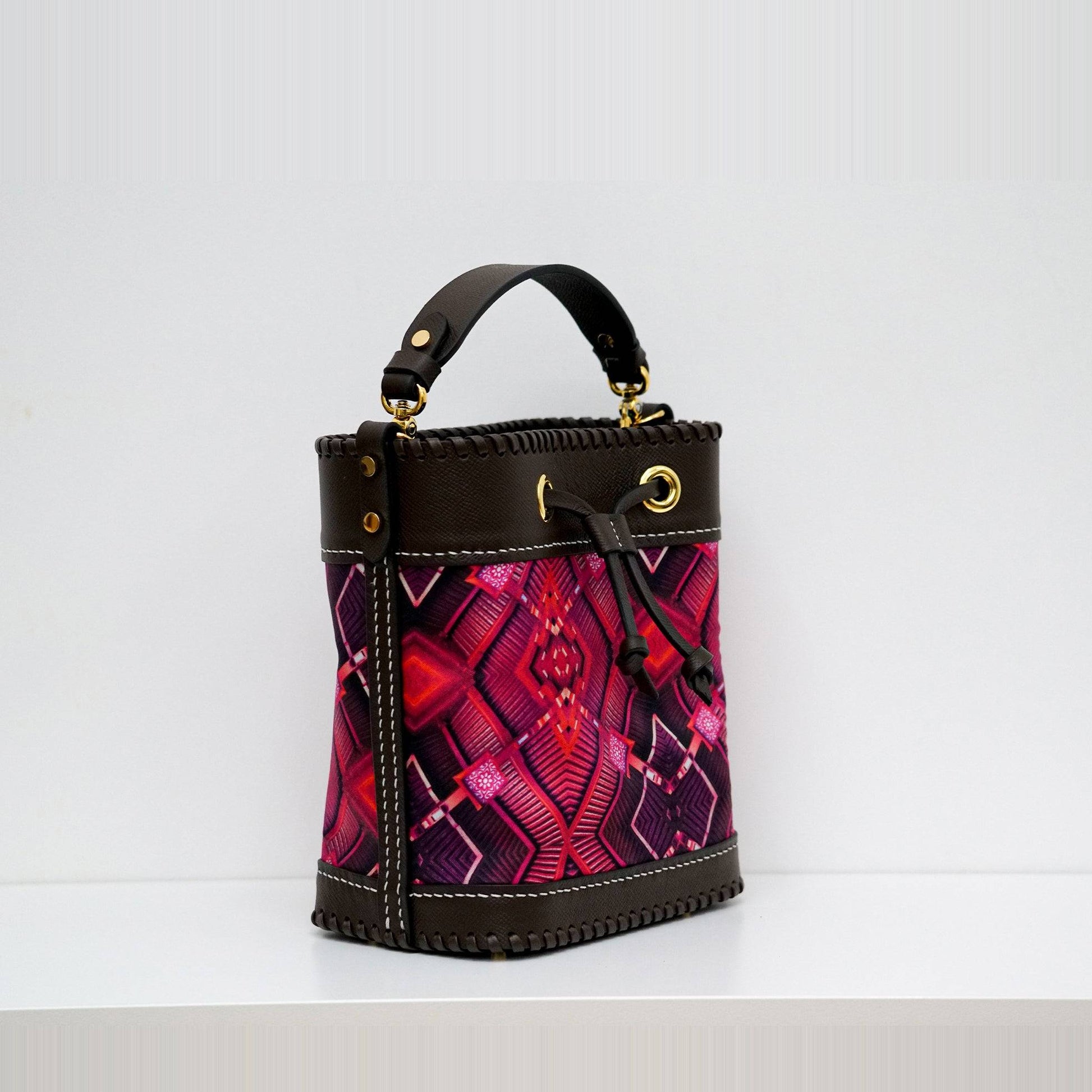 限量款：真絲水桶包 Silk-Leather Bucket Bag