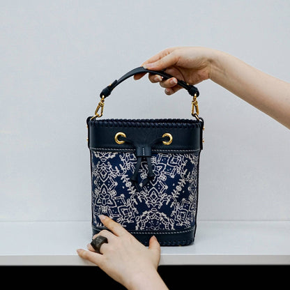 限量款：真絲水桶包 Silk-Leather Bucket Bag